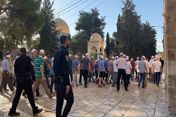 Israeli settlers storm Al-Aqsa Mosque