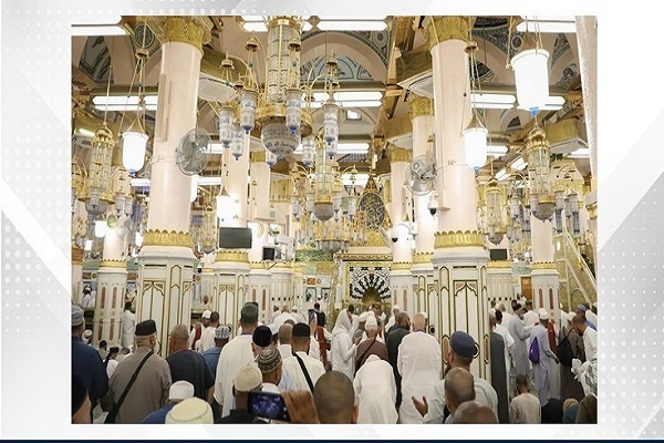 Pilgrims and worshippers at the Prophet’s Mosque in Medina