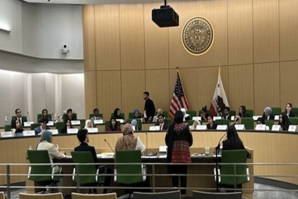 Participants in the 18th annual Muslim Youth Leadership Program (MYLP) in Sacramento, US State of California