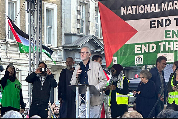 Jeremy Corbyn in a pro-Palestine rally