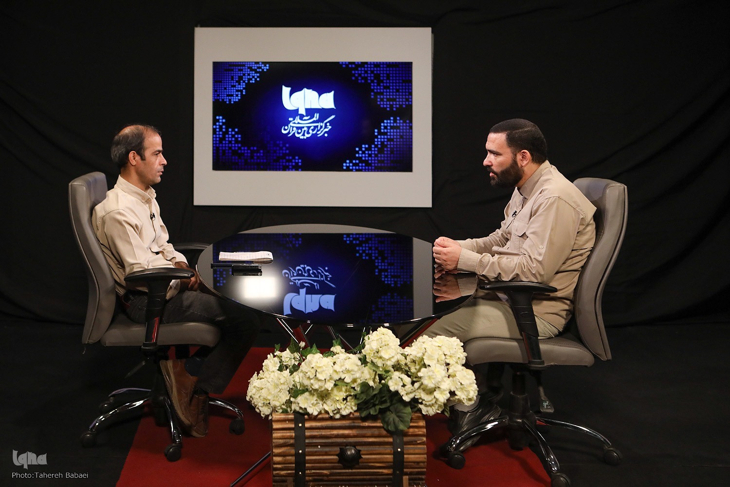 Ali Salehi Matin (right) speaking to IQNA