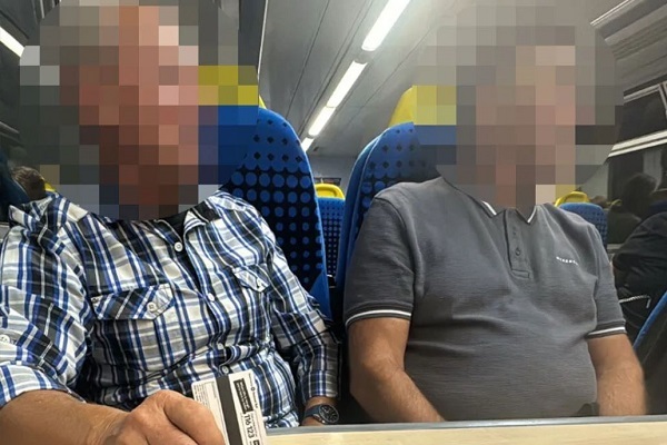 UK: Man Makes Death Threats to Muslim Woman on Train