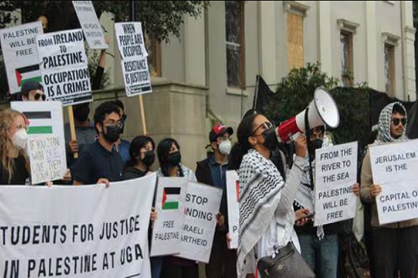 A pro-Palestine rally at the University of Georgia