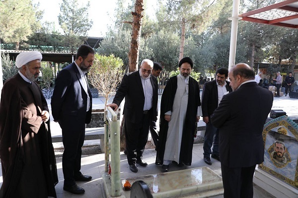Senior Iranian Hajj officials visited the tombs of the martyrs of the Mina and Mecca disasters on  September 23, 2024.