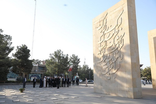 Officials Pay Tribute to Iranian Martyrs of Mina, Mecca Disasters  
