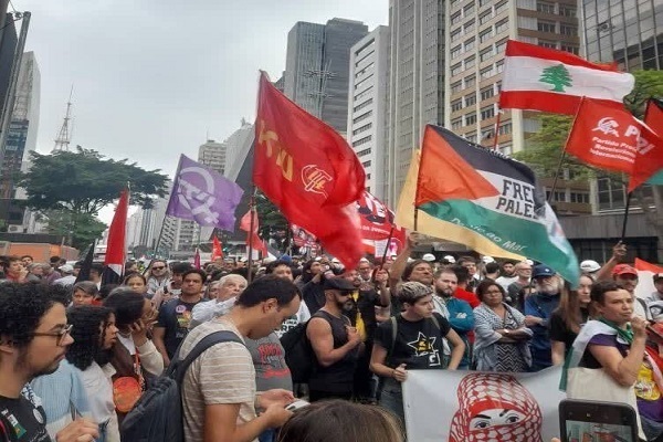 Demonstrators in Different Countries Rap Assassination of Hezbollah Chief