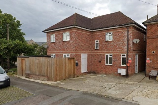 This property in Ashhurst Way in Rose Hill, Oxford, the UK, is planned to be turned into a Muslim place of worship