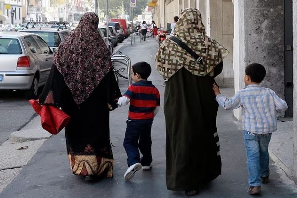 Italy to Ban Burqa and Niqab as Muslim Groups Warn of Marginalization