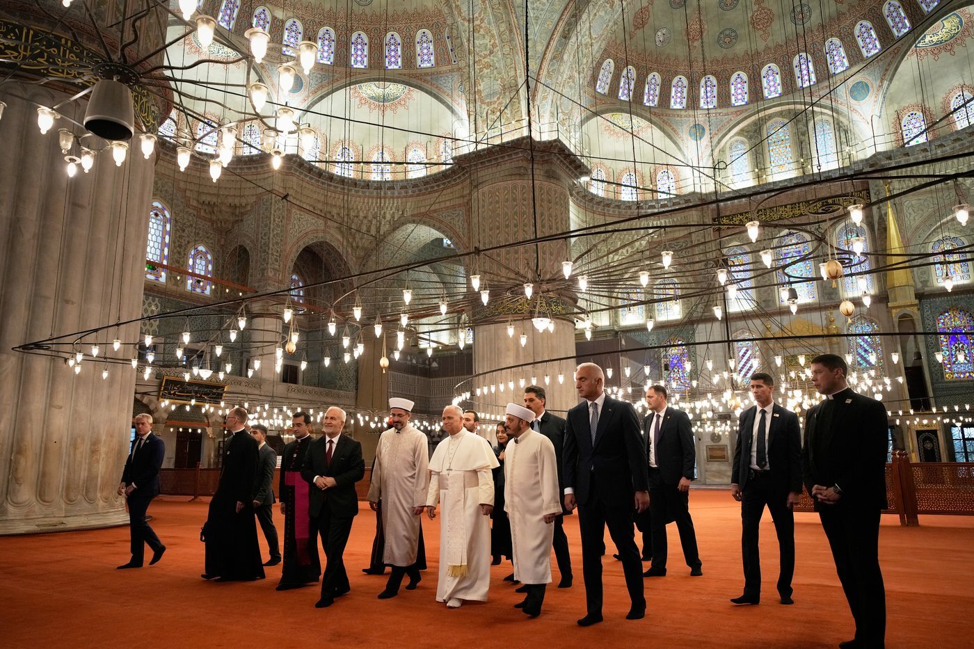 Pope Makes First Visit to a Muslim Place of Worship at Istanbul’s Blue Mosque Pope Makes First Visit to a Muslim Place of Worship at Istanbul’s Blue Mosque