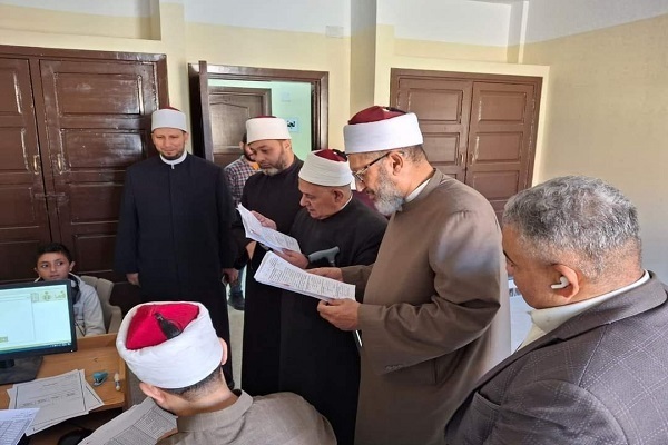 Al-Azhar officials visited the examination committees of the Quran competition of the Islamic center in the Suez Governorate on November 5, 2025.