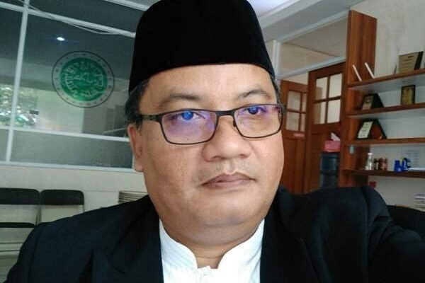 Indonesian scholar Mohamad Anton Athoillah