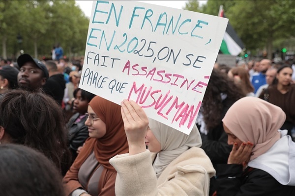 Survey Shows Sharp Rise in Religion-Based Discrimination Against Muslims in France Survey Shows Sharp Rise in Religion-Based Discrimination Against Muslims in France