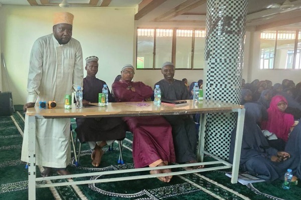 Tanzania Muslims Learn about Iranian Islamic Revolution’s Achievements  