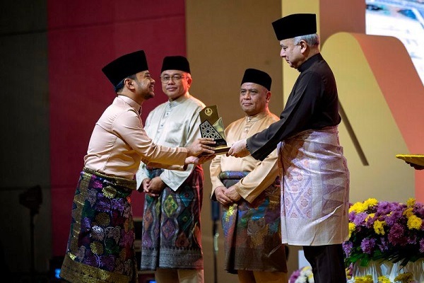 The Sultan of Malaysia’s Perak, Sultan Nazrin Shah, presented awards to a Quran competition winners in Ipoh on February 19, 2025.