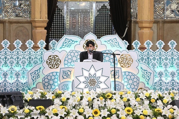A contender in the second edition of Iran’s Imitative Recitation Festival in Qazvin.