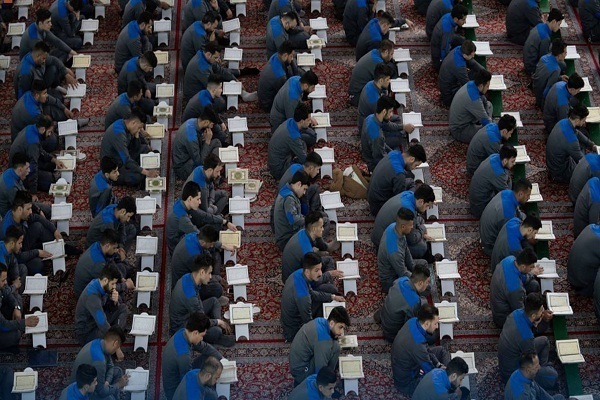 A Quran reading session in Iraq