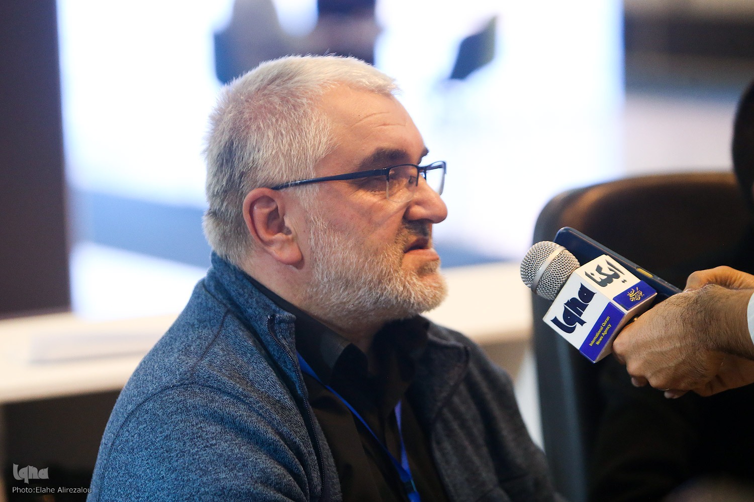 Quran Exhibition a Hub for Artistic Exchange, Says Bosnian Calligrapher