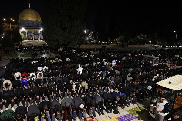 Ramadan 2025: 70,000 Palestinians Attend Prayers at Al-Aqsa Mosque Despite Restrictions