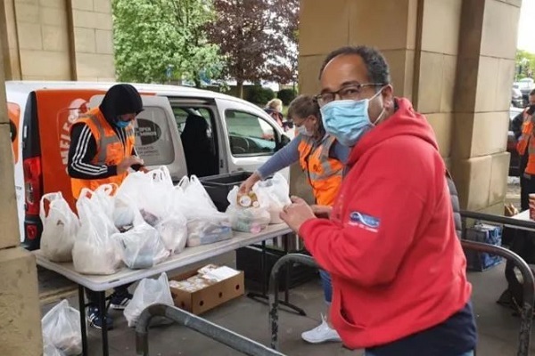 Muslim Volunteers Distribute Thousands of Meals to Vulnerable Communities in Manchester 