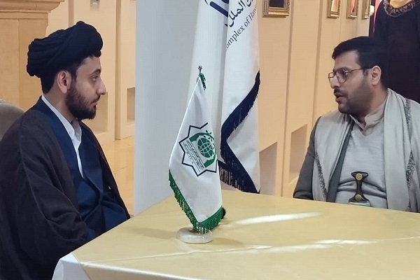 Yemeni scholar Sayed Fadhl al-Sharafi speaking at the 32nd Tehran International Holy Quran Exhibition.