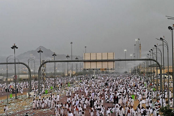 Pilgrims in Muzdalifah near Mecca