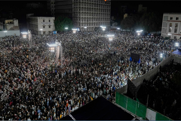Muslims in India protest the passing of the Waqf Amendment Bill