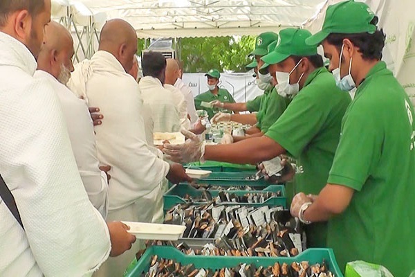 Meals provided to Hajj pilgrims in Mecca