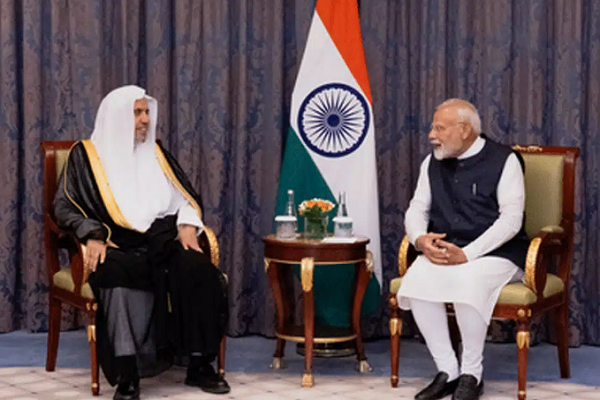 MWL Secretary-General Dr. Mohammed bin Abdulkarim Al-Issa, Indian Prime Minister Narendra Modi meet in Jeddah (April 22, 2025).