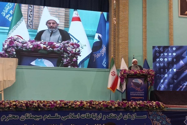 ICRO Chief Hojat-ol-Islam Mohammad Mehdi Imanipour addressed the first international conference on “Human Rights in the Eastern Perspective”, which kicked off at ICRO’s headquarters in Tehran on Monday, April 28, 2025.