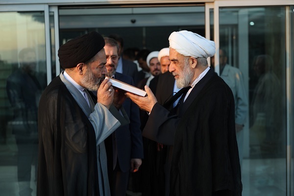 Representative of the Leader of the Islamic Revolution in Hajj and Pilgrimage Affairs Hojat-ol-Islam Seyed Abdol Fattah Navab and Head of the Hajj and Pilgrimage Organization Ali Reza Bayat traveled to the holy city of Medina on May 10, 2025.