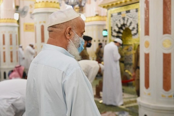 Worshippers at the Prophet's Mosque in Medina