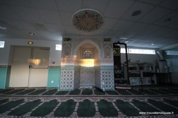French Authorities Investigate Threats Made Against Mosque Near Paris