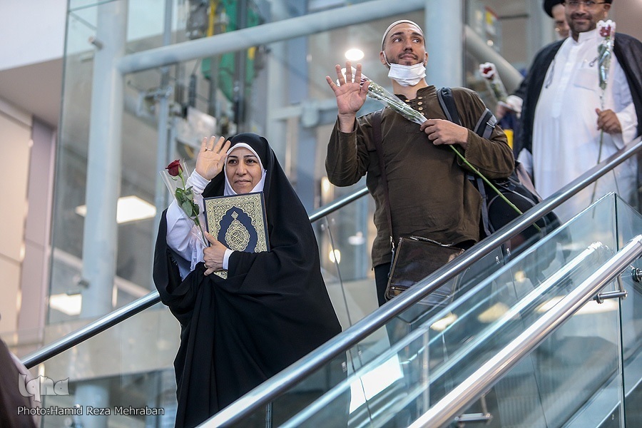 Iranian Hajj pilgrims returning from Saudi Arabia