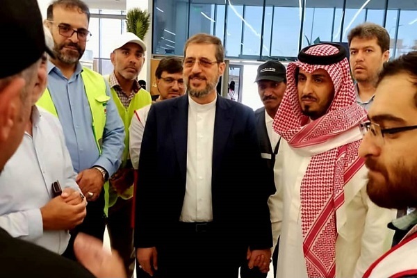 Head of Iran’s Hajj and Pilgrimage Organization Alireza Bayat visited the Saudi-Iraqi land border on Tuesday, June 24, 2025, to inspect the process of return of pilgrims to Iran.
