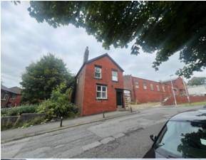 This building in Blackburn, the UK, which used to be a nursery, is going to be turned into a mosque.