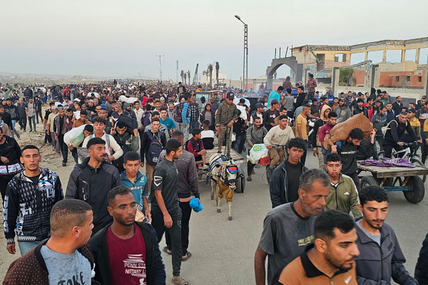 Palestinians seeking aid amid the Israeli aggression and blockade of the Gaza Strip