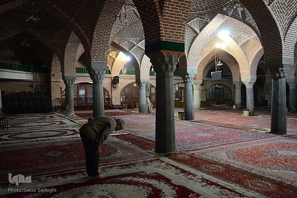  Iranian Scholar Urges Broader Social Role for Mosques Beyond Worship