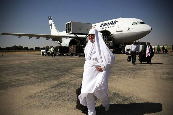 Iranian pilgrims returning from Hajj