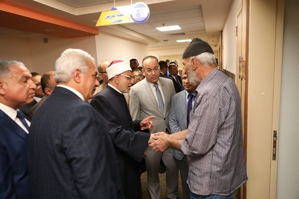 Al-Azhar Delegation Visits Wounded Gazans in Egyptian Hospital