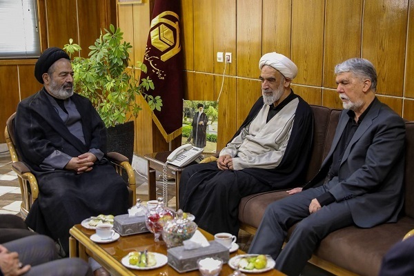 A meeting of Iranian Hajj officials with Culture Minister Abbas Salehi in Tehran (July 7, 2025)