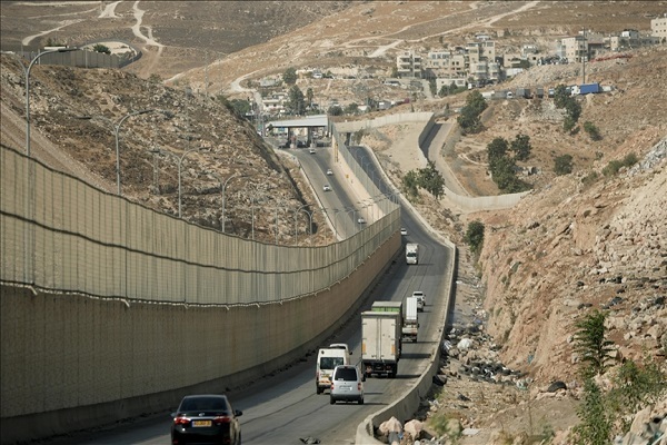 A general view from Cebel al-Baba (Mount Baba) area following Israeli far-right finance minister Bezalel Smotrich's approval of the “E1” project in al-Quds on August 15, 2025.