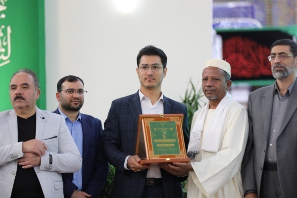 Iranian qari Es’haq Abdollahi (Center) will represent the Islamic Republic of Iran in the 23rd edition of Russia’s international Quran competition.