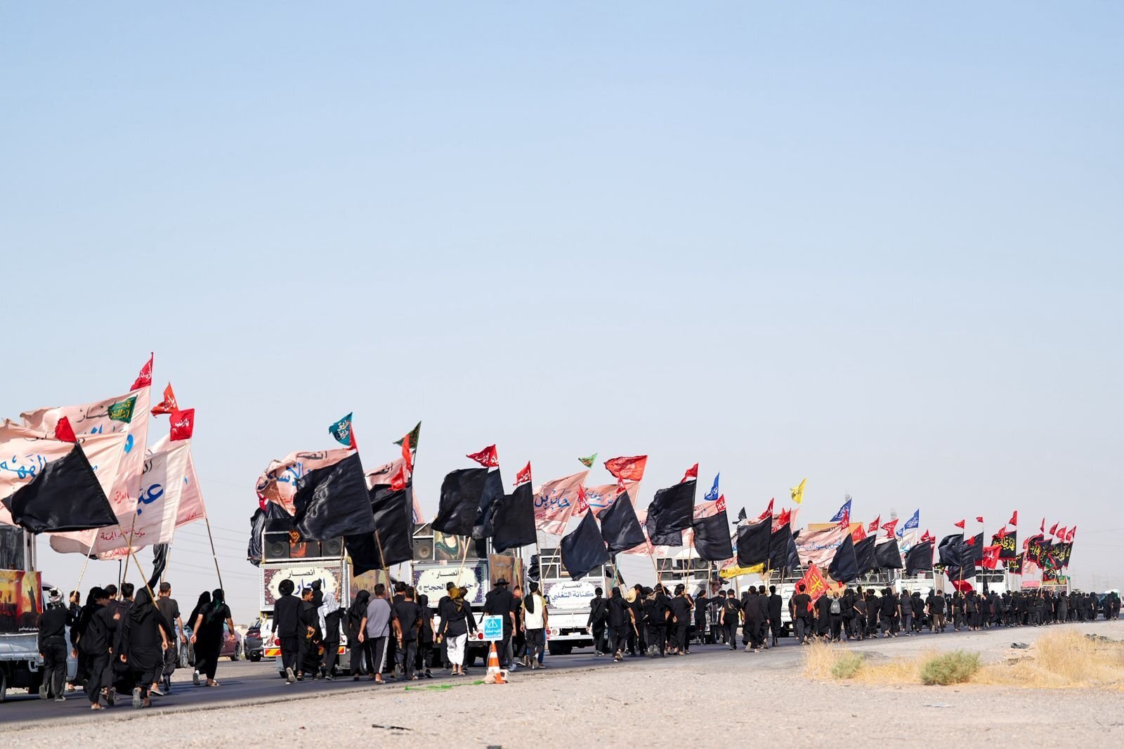 Pilgrims March towards Samarra to Mourn Martyrdom of Imam Hassan Askari  