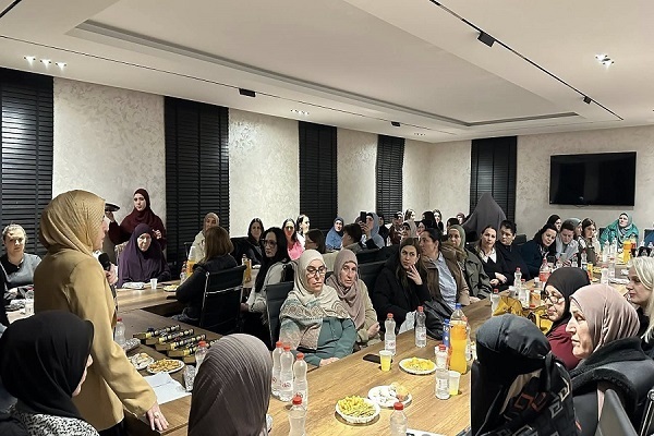 Female Quran learners who participated in Quran circles were honored during a ceremony at the Barduşit Mosque in Pristina, the capital of Kosovo.
