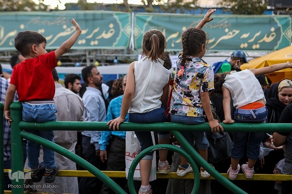 Tehran: People attending a 10-km-long Eid al-Ghadir celebrations on Monday on Valiasr Street. 