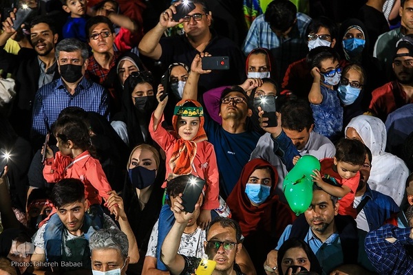 Tehran: People attending a 10-km-long Eid al-Ghadir celebrations on Monday on Valiasr Street. 