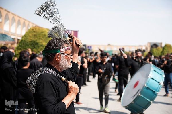 Mourning processions in Imam Khomeini square of Esfahan