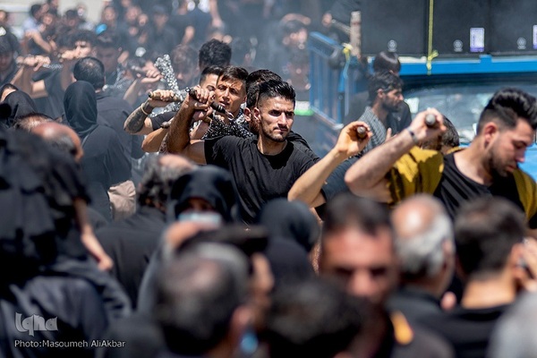 Mourning processions in Karaj