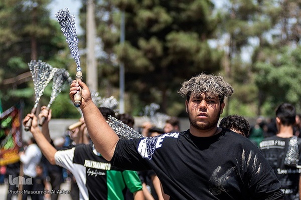 Mourning processions in Karaj