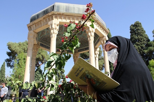 Tomb of Iranian poet Hafez 